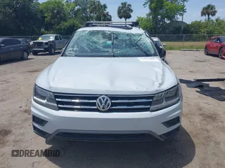2018 Volkswagen Tiguan SEL with VIN 3VV3B7AX4JM201878, listed as a IAAI auction lot 42083809 with 115,956 mi miles and . Bid and sale history available at DreamBid. Image 13.