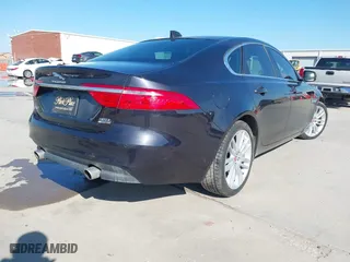 2016 Jaguar XF 35t Prestige with VIN SAJBK4BV2GCY13322, listed as a IAAI auction lot 41383249 with 60,602 mi miles. Bid and sale history available at carsss.com. Image 4.