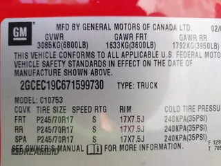 2007 Chevrolet Silverado 1500 LT w/1LT with VIN 2GCEC19C671599730, listed as a IAAI auction lot 41640569 with 192,835 mi miles. Bid and sale history available at carsss.com. Image 9.