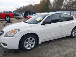2009 Nissan Altima 2.5 S with VIN 1N4AL21EX9C143184, listed as a IAAI auction lot 41108362 with 195,564 mi miles. Bid and sale history available at carsss.com. Image 6.