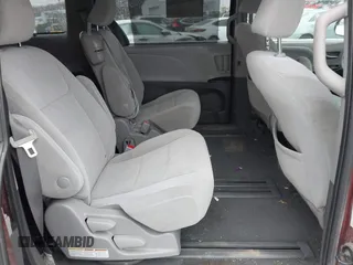 2020 Toyota Sienna LE Auto Access Seat with VIN 5TDKZ3DCXLS053763, listed as a IAAI auction lot 41427752 with 93,761 mi miles. Bid and sale history available at carsss.com. Image 8.