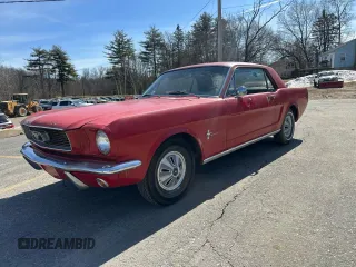 1966 Ford Mustang z VIN 6T07T190482, wystawiony jako Copart lot #49235275 z przebiegiem 70 028 mil mil oraz Nie do naprawy. Historia ofert i sprzedaży dostępna na DreamBid. Obrazek 1.