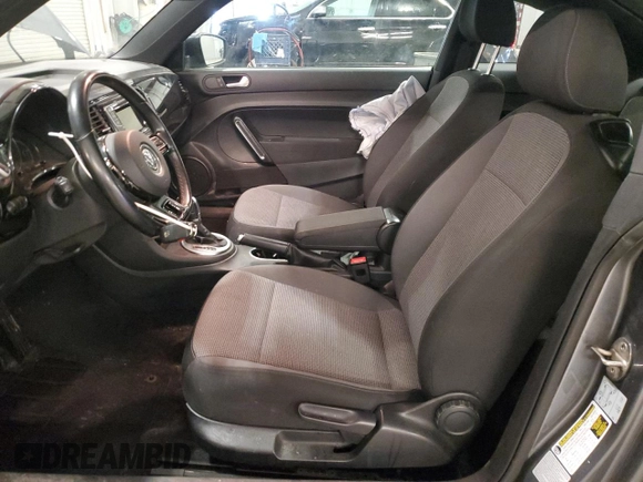 2017 Volkswagen Beetle Fleet with VIN 3VWF17AT9HM604385, listed as a Copart auction lot 50398445 with 81,995 mi miles and Salvage title. Bid and sale history available at DreamBid. Image 7.