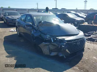 2025 Nissan Sentra S z VIN 3N1AB8BVXSY230341, wystawiony jako IAAI lot #42053584 z przebiegiem 8 432 mil mil oraz . Historia ofert i sprzedaży dostępna na DreamBid. Obrazek 1.