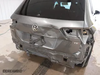 2018 Volkswagen Tiguan S with VIN 3VV1B7AX7JM106531, listed as a IAAI auction lot 41668403 with 119,885 mi miles. Bid and sale history available at carsss.com. Image 6.
