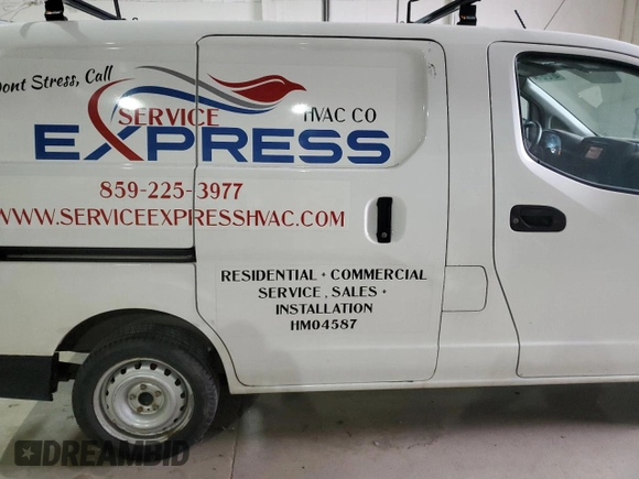 2018 Nissan NV200 S z VIN 3N6CM0KN2JK700054, wystawiony jako Copart lot #48721515 z przebiegiem 119 848 mil mil oraz Szkoda całkowita • Salvage title. Historia ofert i sprzedaży dostępna na DreamBid. Obrazek 10.