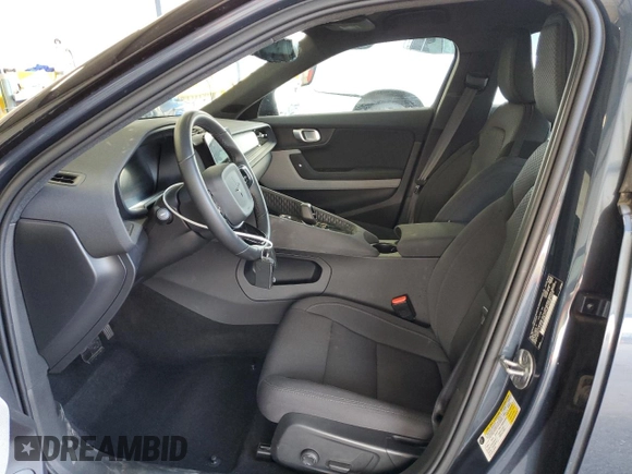 2024 Polestar 2 z VIN YSMFE3KA9RL214276, wystawiony jako Copart lot #43004525 z przebiegiem 11 767 mil mil oraz Czysty tytuł • Clean title. Historia ofert i sprzedaży dostępna na DreamBid. Obrazek 7.