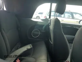 2012 MINI Convertible с VIN WMWZN3C53CT265318, выставлен на аукционе Copart как лот 56195735 с пробегом 120 972 миль миль и Списание • Salvage title. История ставок и продаж доступна на DreamBid. Изображение 10.