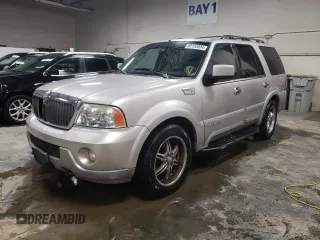 2003 Lincoln Navigator Luxury with VIN 5LMFU28R93LJ21683, listed as a Copart auction lot 80152034 with 139,811 mi miles and Salvage Title. Bid and sale history available at carsss.com. Image 1.