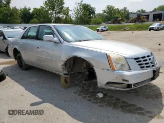 2010 Cadillac DTS w/1SC with VIN 1G6KD5EY0AU137459, listed as a Copart auction lot 62512914 with 197,058 mi miles and Salvage Title. Bid and sale history available at carsss.com. Image 4.