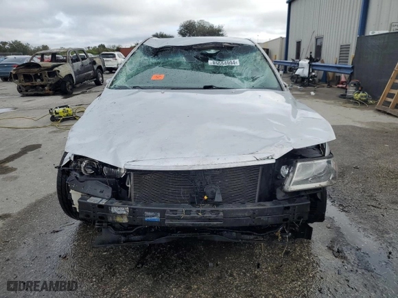 2011 Hyundai Azera GLS with VIN KMHFC4DD1BA533005, listed as a Copart auction lot 85554994 with 0 mi miles and Salvage Title. Bid and sale history available at carsss.com. Image 5.