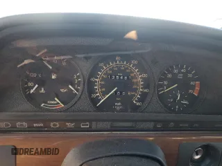 1986 Mercedes-Benz 420 with VIN WDBCA35D3GA200123, listed as a Copart auction lot 81694694 with 135,481 mi miles and Clean Title. Bid and sale history available at carsss.com. Image 9.