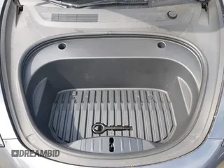 2023 Tesla Model 3 z VIN 5YJ3E1EA5PF700307, wystawiony jako IAAI lot #42034319 z przebiegiem 32 945 mil mil oraz . Historia ofert i sprzedaży dostępna na DreamBid. Obrazek 10.