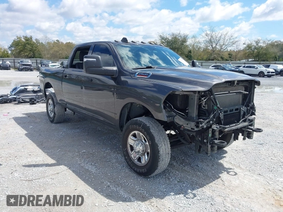 2023 Ram 2500 Tradesman z VIN 3C6UR5CJ9PG503984, wystawiony jako IAAI lot #41855474 z przebiegiem 47 131 mil mil oraz . Historia ofert i sprzedaży dostępna na DreamBid. Obrazek 1.