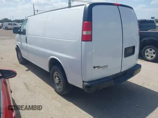 2013 Chevrolet Express Cargo z VIN 1GCWGFBA2D1165045, wystawiony jako IAAI lot #42784501 z przebiegiem 326 439 mil mil oraz . Historia ofert i sprzedaży dostępna na DreamBid. Obrazek 3.