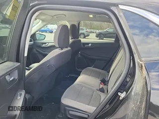 2021 Ford Escape SE z VIN 1FMCU9G63MUA74393, wystawiony jako IAAI lot #42329620 z przebiegiem 19 857 mil mil oraz . Historia ofert i sprzedaży dostępna na DreamBid. Obrazek 1.