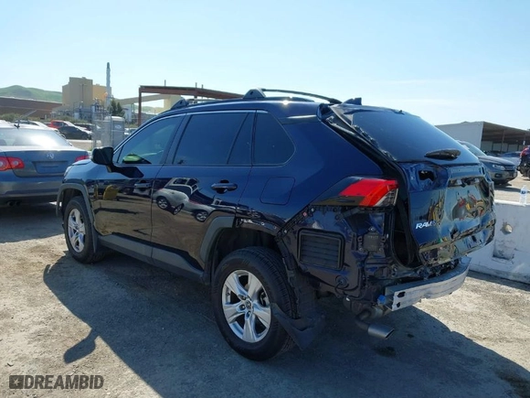 2019 Toyota RAV4 XLE with VIN JTMW1RFVXKD026180, listed as a IAAI auction lot 41759744 with 66,025 mi miles. Bid and sale history available at carsss.com. Image 3.