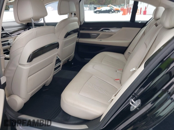 2018 BMW 7 Series ALPINA B7 xDrive with VIN WBA7F2C53JG423869, listed as a IAAI auction lot 41126241 with 70,760 mi miles. Bid and sale history available at carsss.com. Image 8.