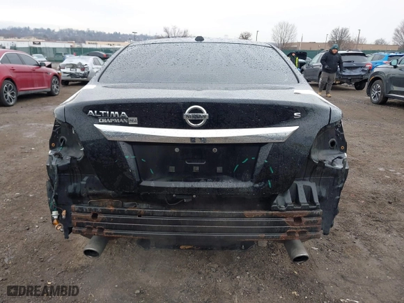 2015 Nissan Altima 2.5 with VIN 1N4AL3AP8FC262824, listed as a IAAI auction lot 41684970 with 134,000 mi miles. Bid and sale history available at carsss.com. Image 15.