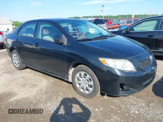 2010 Toyota Corolla z VIN 2T1BU4EE4AC313326, wystawiony jako IAAI lot #42397236 z przebiegiem 185 441 mil mil oraz . Historia ofert i sprzedaży dostępna na DreamBid. Obrazek 1.