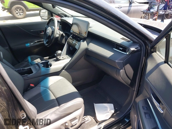 2021 Toyota Venza LE with VIN JTEAAAAH7MJ060526, listed as a IAAI auction lot 42084173 with 39,013 mi miles and . Bid and sale history available at DreamBid. Image 5.