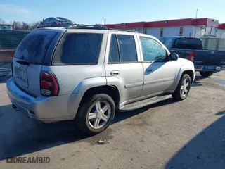 2008 Chevrolet TrailBlazer LT w/1LT with VIN 1GNDS13S782243312, listed as a IAAI auction lot 41426361 with 205,423 mi miles. Bid and sale history available at carsss.com. Image 4.