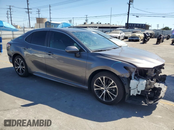 2020 Toyota Camry SE z VIN 4T1G11AK3LU887927, wystawiony jako Copart lot #56430665 z przebiegiem 60 927 mil mil oraz Szkoda całkowita • Salvage title. Historia ofert i sprzedaży dostępna na DreamBid. Obrazek 4.
