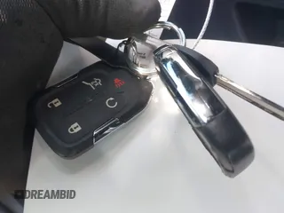 2020 GMC Acadia SLE z VIN 1GKKNRLS7LZ235902, wystawiony jako IAAI lot #41611074 z przebiegiem 48 767 mil mil oraz . Historia ofert i sprzedaży dostępna na DreamBid. Obrazek 11.