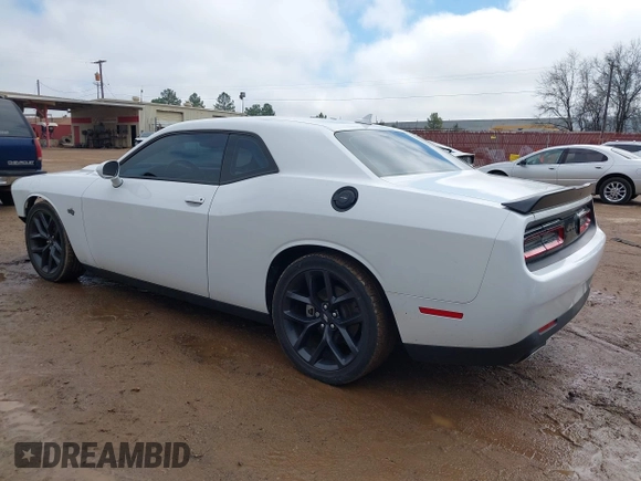 2021 Dodge Challenger GT z VIN 2C3CDZJG5MH674314, wystawiony jako IAAI lot #41593329 z przebiegiem 32 161 mil mil oraz . Historia ofert i sprzedaży dostępna na DreamBid. Obrazek 3.