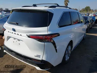 2023 Toyota Sienna XSE with VIN 5TDXSKFC7PS076599, listed as a IAAI auction lot 41548652 with 35,587 mi miles. Bid and sale history available at carsss.com. Image 4.