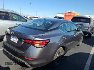 2024 Nissan Sentra SV z VIN 3N1AB8CV2RY295564, wystawiony jako IAAI lot #42796380 z przebiegiem 30 664 mil mil oraz . Historia ofert i sprzedaży dostępna na DreamBid. Obrazek 47.