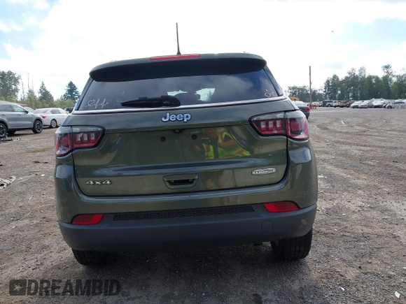2018 Jeep Compass Latitude z VIN 3C4NJDBB7JT261252, wystawiony jako IAAI lot #42706225 z przebiegiem 56 303 mil mil oraz . Historia ofert i sprzedaży dostępna na DreamBid. Obrazek 16.