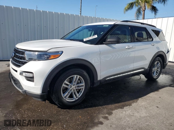 2024 Ford Explorer XLT with VIN 1FMSK7DH7RGA02632, listed as a Copart auction lot 49038645 with 31,704 mi miles and Non Repairable. Bid and sale history available at carsss.com. Image 1.