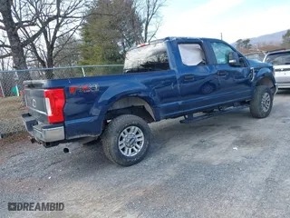 2018 Ford Super Duty F-250 SRW XL with VIN 1FT7W2B62JEB80712, listed as a IAAI auction lot 41593737 with 118,231 mi miles. Bid and sale history available at carsss.com. Image 4.