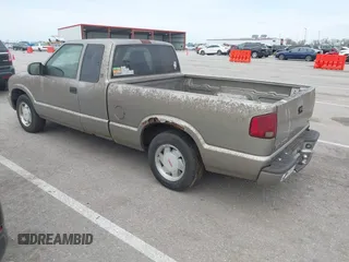 2003 GMC Sonoma SLS z VIN 1GTCS19X838182906, wystawiony jako IAAI lot #41986178 z przebiegiem Nie podano mil oraz . Historia ofert i sprzedaży dostępna na DreamBid. Obrazek 3.