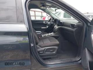 2022 Ford Explorer XLT z VIN 1FMSK8DH3NGA69714, wystawiony jako IAAI lot #42164169 z przebiegiem 53 081 mil mil oraz . Historia ofert i sprzedaży dostępna na DreamBid. Obrazek 5.