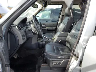 2006 Land Rover LR3 SE with VIN SALAE25476A402106, listed as a Copart auction lot 46053735 with 230,813 mi miles and Salvage Title. Bid and sale history available at carsss.com. Image 7.