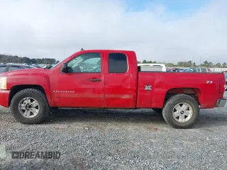 2007 Chevrolet Silverado 1500 LT w/1LT with VIN 2GCEC19J671691001, listed as a IAAI auction lot 41222623 with 453,650 mi miles. Bid and sale history available at carsss.com. Image 6.
