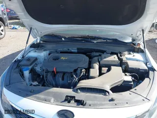 2019 Kia Optima LX with VIN 5XXGT4L33KG364935, listed as a IAAI auction lot 41991965 with 86,380 mi miles. Bid and sale history available at carsss.com. Image 10.