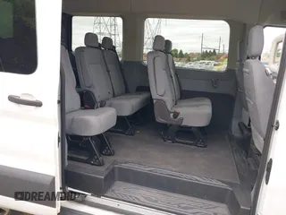 2017 Ford Transit Passenger XL z VIN 1FMZK1CM8HKA67270, wystawiony jako IAAI lot #42074459 z przebiegiem 50 461 mil mil oraz . Historia ofert i sprzedaży dostępna na DreamBid. Obrazek 8.