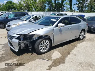 2013 Lexus ES 300h z VIN JTHBW1GG7D2032341, wystawiony jako Copart lot #56062254 z przebiegiem 173 082 mil mil oraz Szkoda całkowita • Salvage title. Historia ofert i sprzedaży dostępna na DreamBid. Obrazek 1.