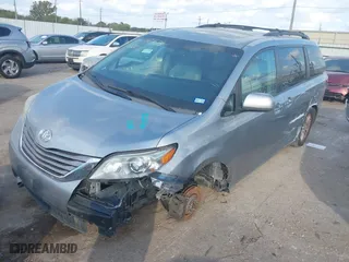 2016 Toyota Sienna XLE with VIN 5TDYK3DC6GS751307, listed as a IAAI auction lot 40901654 with 168,018 mi miles. Bid and sale history available at carsss.com. Image 18.