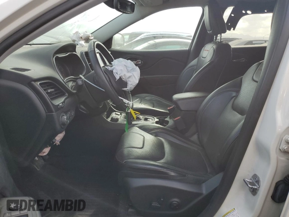2019 Jeep Cherokee Trailhawk z VIN 1C4PJMBX0KD127324, wystawiony jako Copart lot #50821445 z przebiegiem 88 604 mil mil oraz Szkoda całkowita • Salvage title. Historia ofert i sprzedaży dostępna na DreamBid. Obrazek 7.