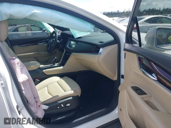 2017 Cadillac XT5 Premium Luxury FWD z VIN 1GYKNCRS5HZ230621, wystawiony jako IAAI lot #42123597 z przebiegiem 88 268 mil mil oraz . Historia ofert i sprzedaży dostępna na DreamBid. Obrazek 5.