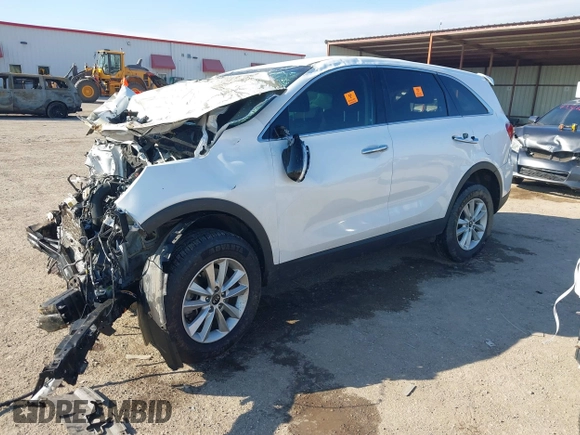 2020 Kia Sorento LX with VIN 5XYPG4A30LG711402, listed as a IAAI auction lot 41337495 with 1 mi miles. Bid and sale history available at carsss.com. Image 2.