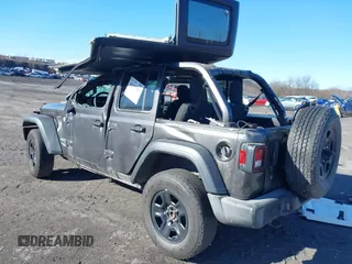 2019 Jeep Wrangler Unlimited Sport S with VIN 1C4HJXDG7KW572294, listed as a IAAI auction lot 41607986 with 61,734 mi miles and . Bid and sale history available at DreamBid. Image 3.