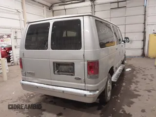 2008 Ford Econoline Passenger XL with VIN 1FBNE31L78DA28548, listed as a IAAI auction lot 41365324 with 175,585 mi miles. Bid and sale history available at carsss.com. Image 4.