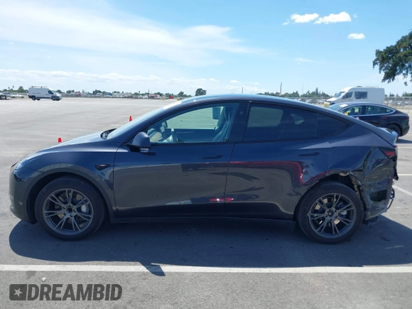 2024 Tesla Model Y с VIN 7SAYGDED2RF102144, выставлен на аукционе IAAI как лот 42278757 с пробегом 25 787 миль миль и . История ставок и продаж доступна на DreamBid. Изображение 15.