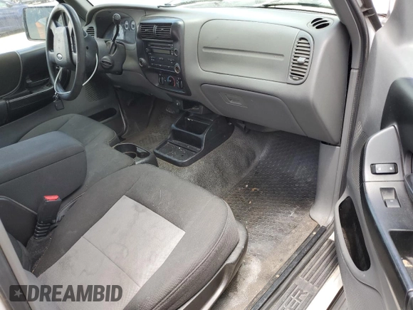 2008 Ford Ranger XL z VIN 1FTYR14U28PB18971, wystawiony jako Copart lot #62016555 z przebiegiem 133 562 mil mil oraz Czysty tytuł • Clean title. Historia ofert i sprzedaży dostępna na DreamBid. Obrazek 8.