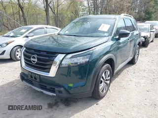 2024 Nissan Pathfinder SL z VIN 5N1DR3CC7RC294826, wystawiony jako IAAI lot #42174595 z przebiegiem 16 002 mil mil oraz . Historia ofert i sprzedaży dostępna na DreamBid. Obrazek 6.
